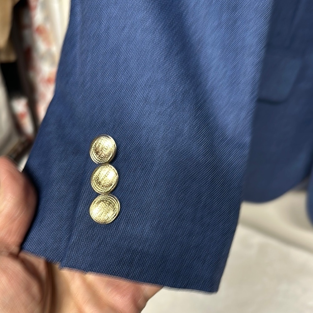 Vintage Classic Blue Sport Coat with Notch Lapels and Structured Shoulders - Picture 5 of 8
